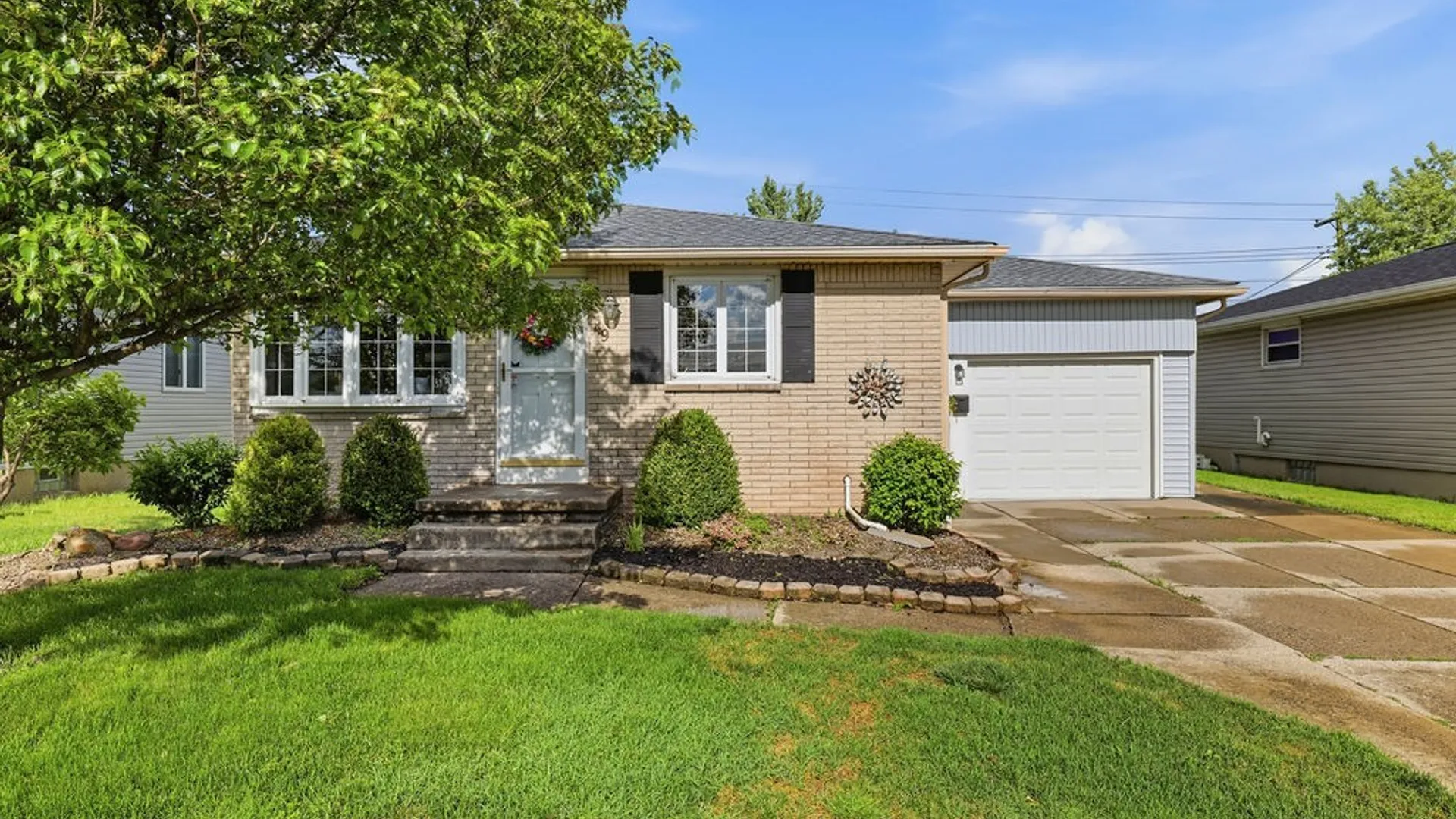 Property at 49 Caroline Lane, Cheektowaga, NY 14043 2