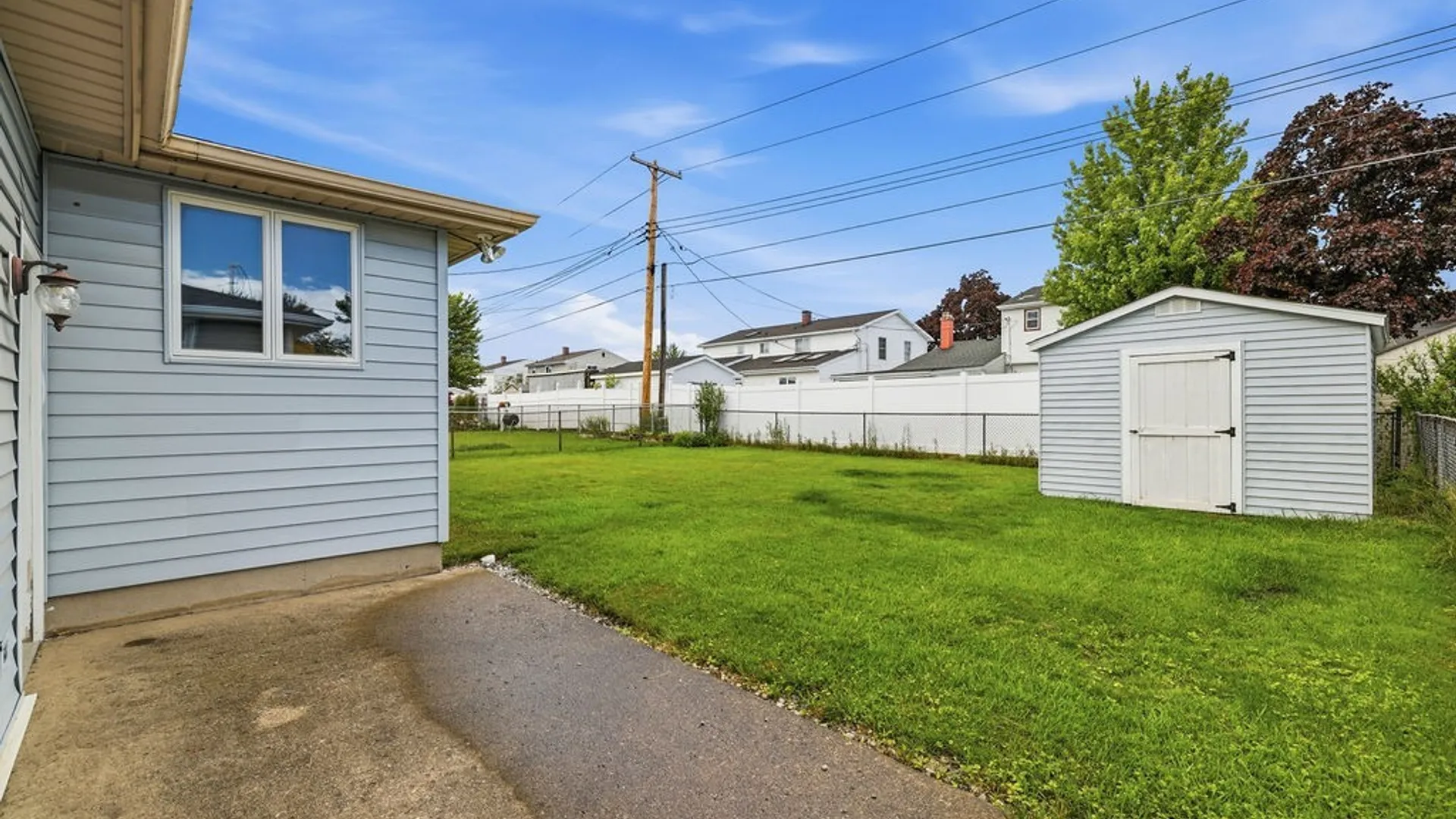 Property at 49 Caroline Lane, Cheektowaga, NY 14043 24