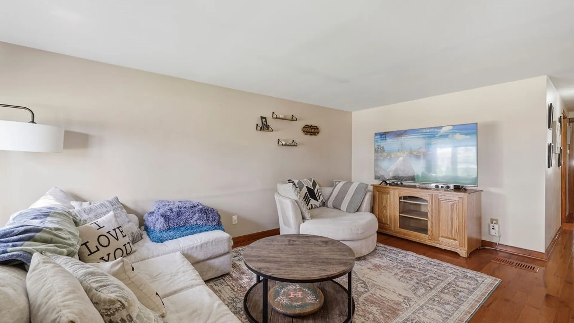 Property at 49 Caroline Lane, Cheektowaga, NY 14043 3