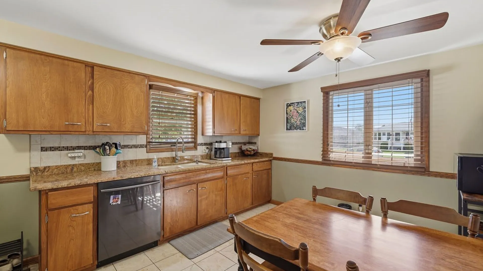 Property at 49 Caroline Lane, Cheektowaga, NY 14043 6