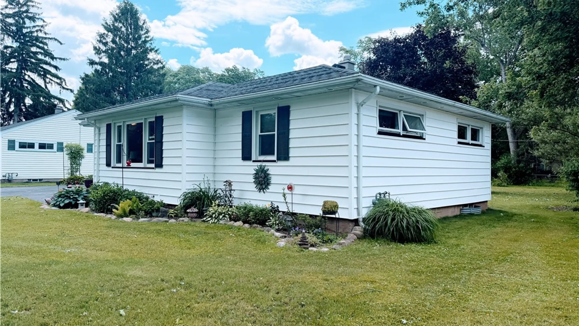 Property at 34 Adela Cir, Chili, NY 14624 2