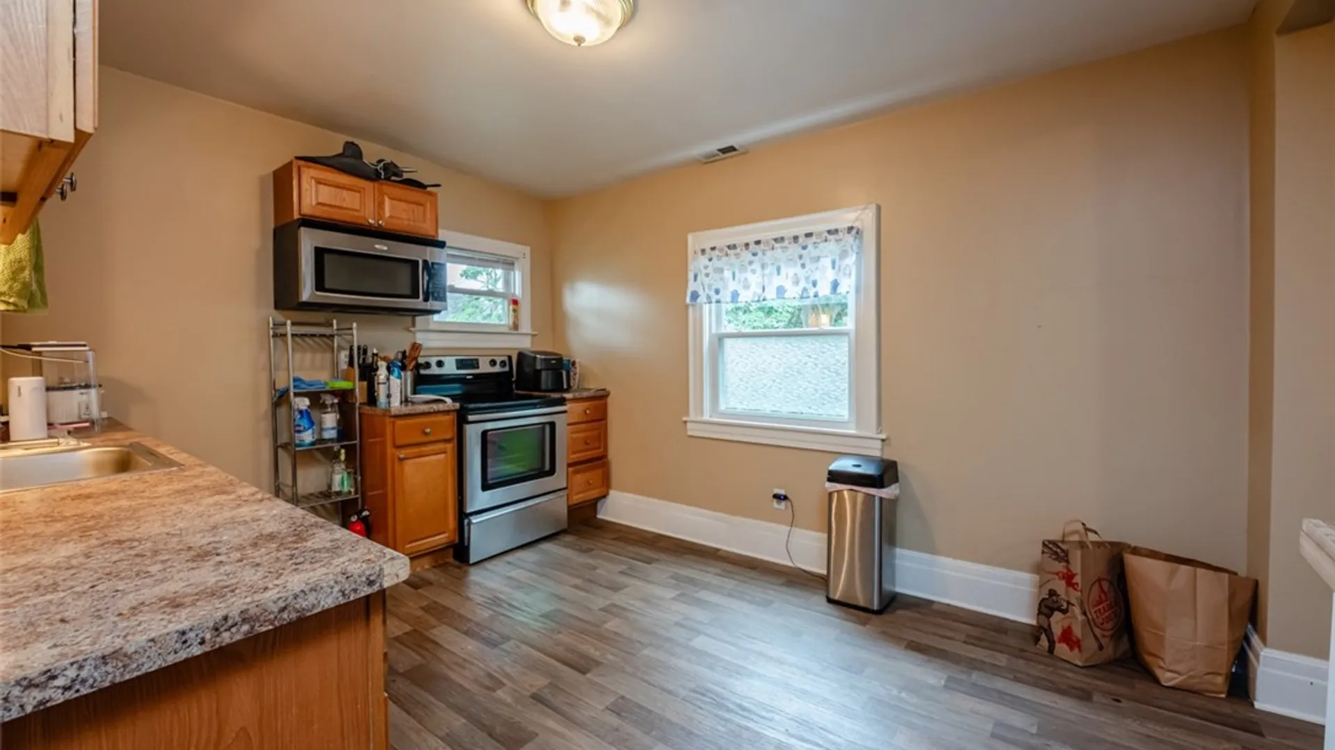 Property at 39 Oxford Street, Rochester, NY 14607 15