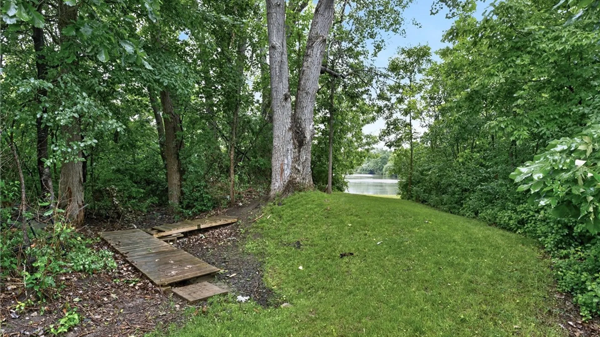 Property at 103 Sparrow Drive, Henrietta, NY 14586 40