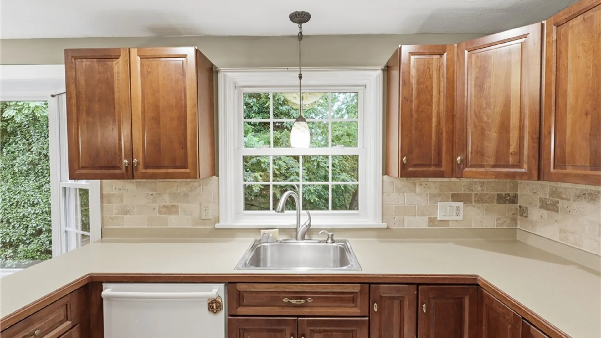 Property at 161 Selborne Chase, Perinton, NY 14450 7