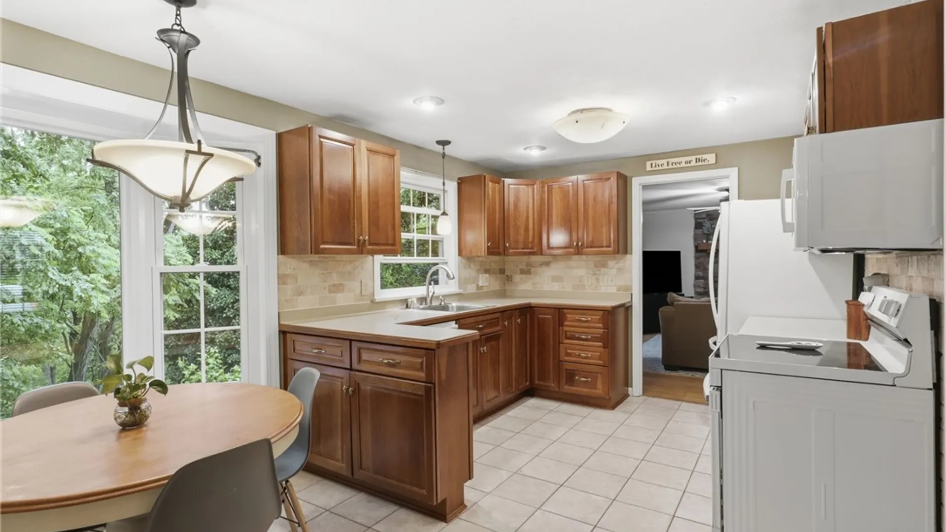 Property at 161 Selborne Chase, Perinton, NY 14450 8