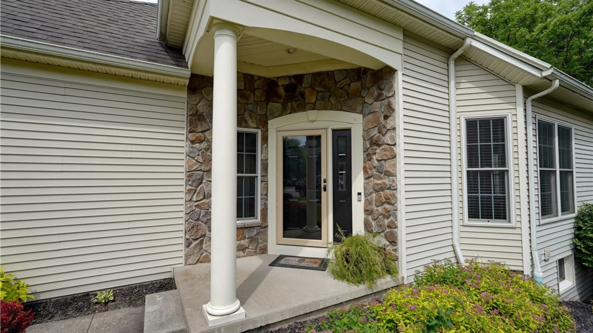 Property at 1037 Chapelhill Drive, Victor, NY 14564 4