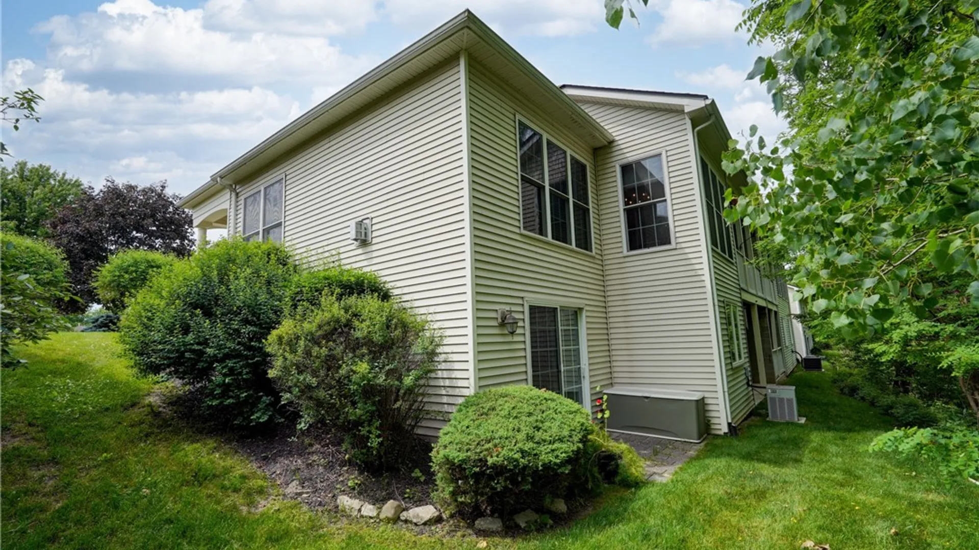 Property at 1037 Chapelhill Drive, Victor, NY 14564 41