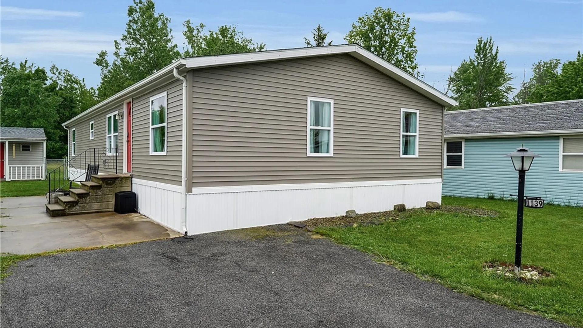 Property at 1139 Lockwood Dr, Lockport Town, NY 14094 4