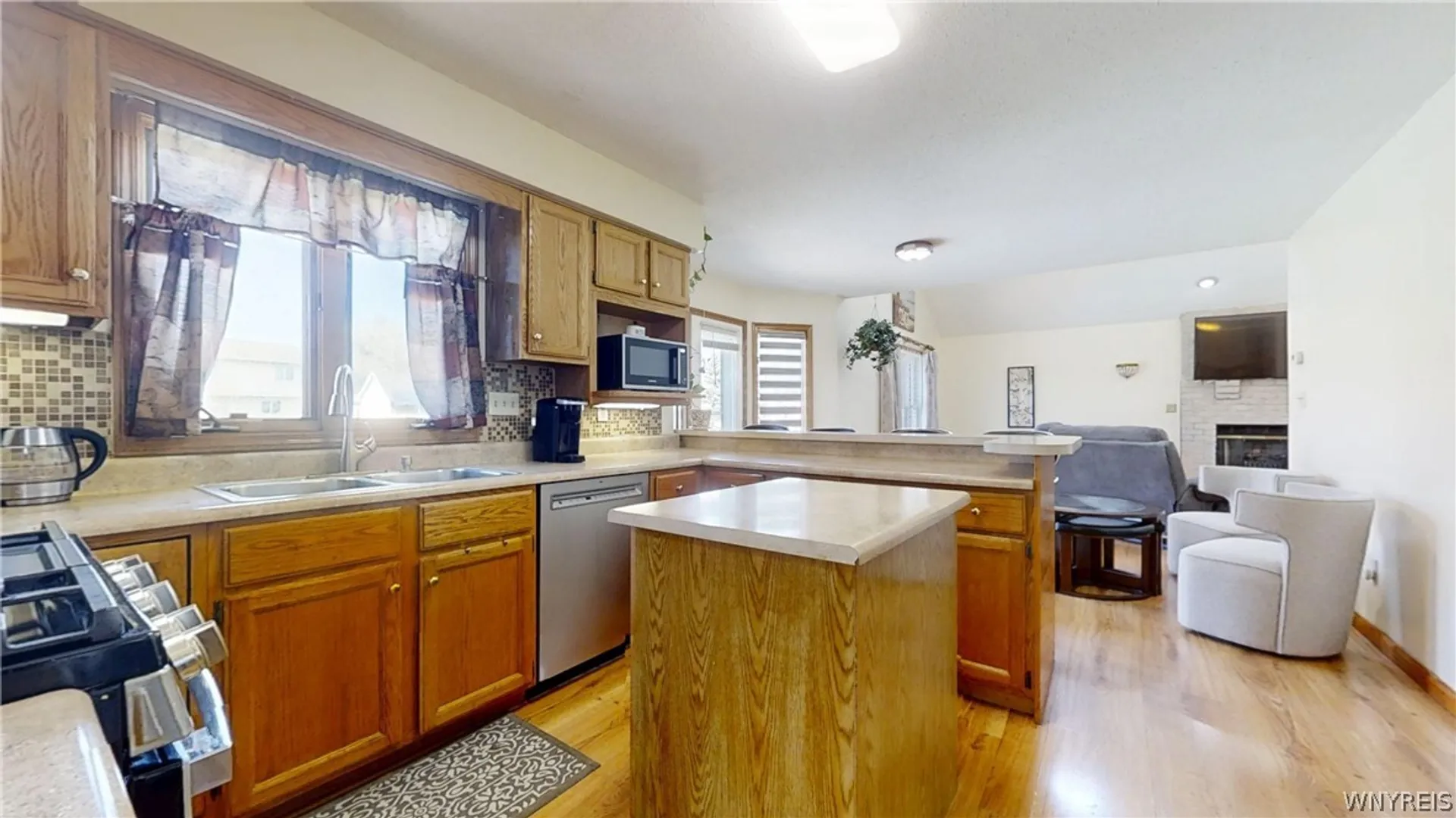 Property at 6983 Samantha Ct, Wheatfield, NY 14304 15