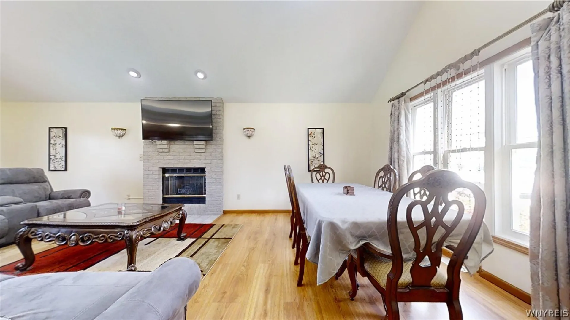 Property at 6983 Samantha Ct, Wheatfield, NY 14304 4