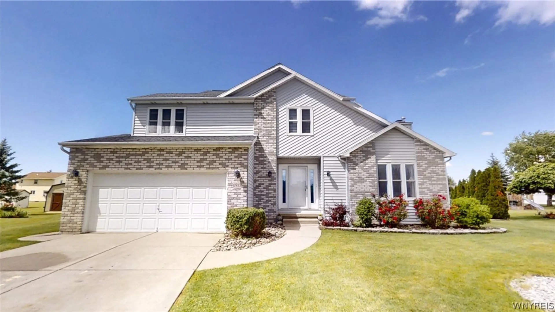 Property at 6983 Samantha Ct, Wheatfield, NY 14304 40