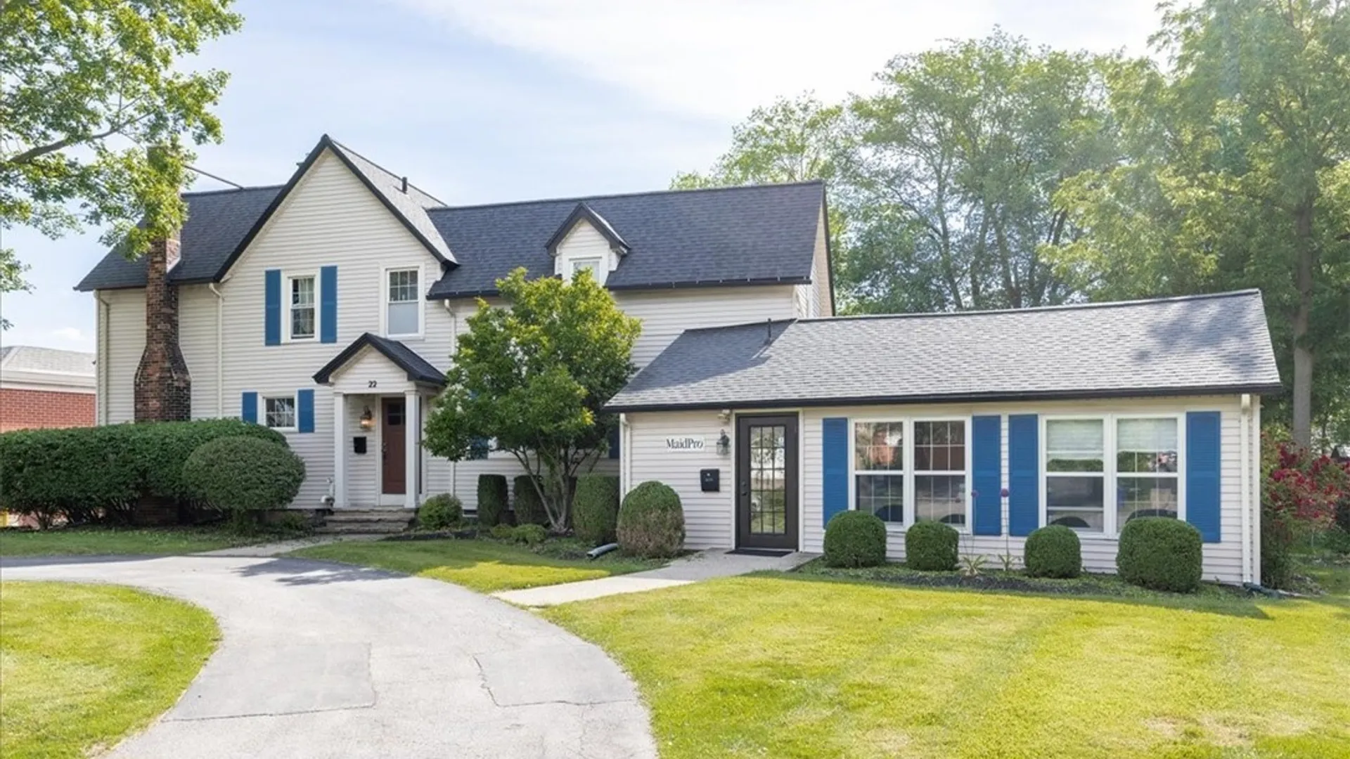 Property at 22 Lafayette Boulevard, Amherst, NY 14221 2