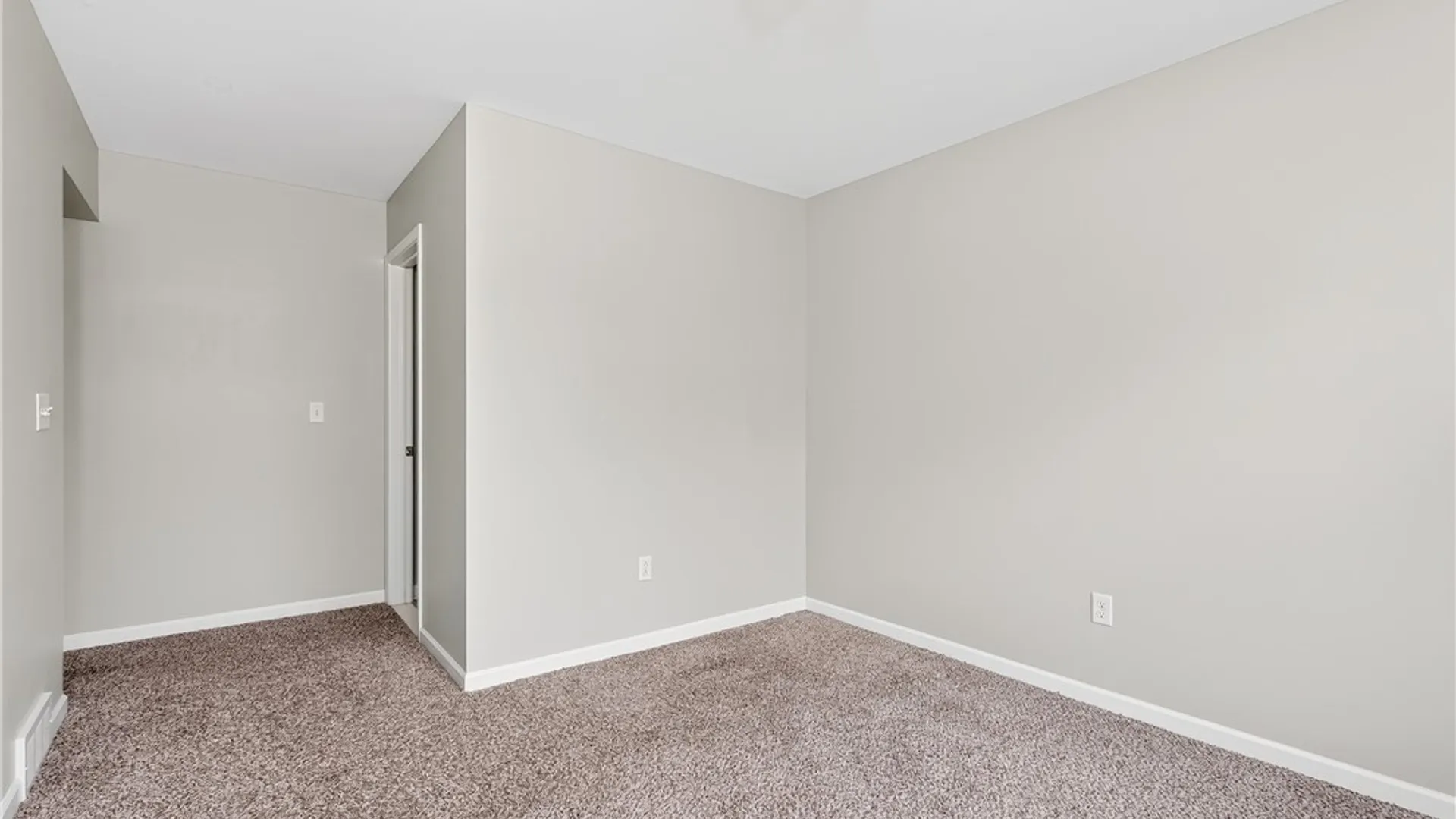 Property at 28 Cumberland St, Lancaster, NY 14086 24