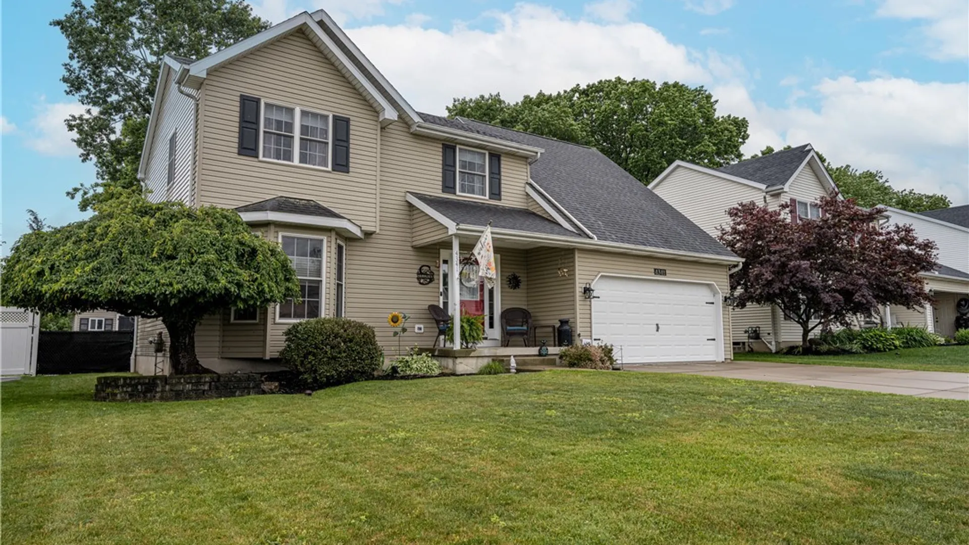Property at 4341 Arrowwood Drive, Hamburg, NY 14075 2