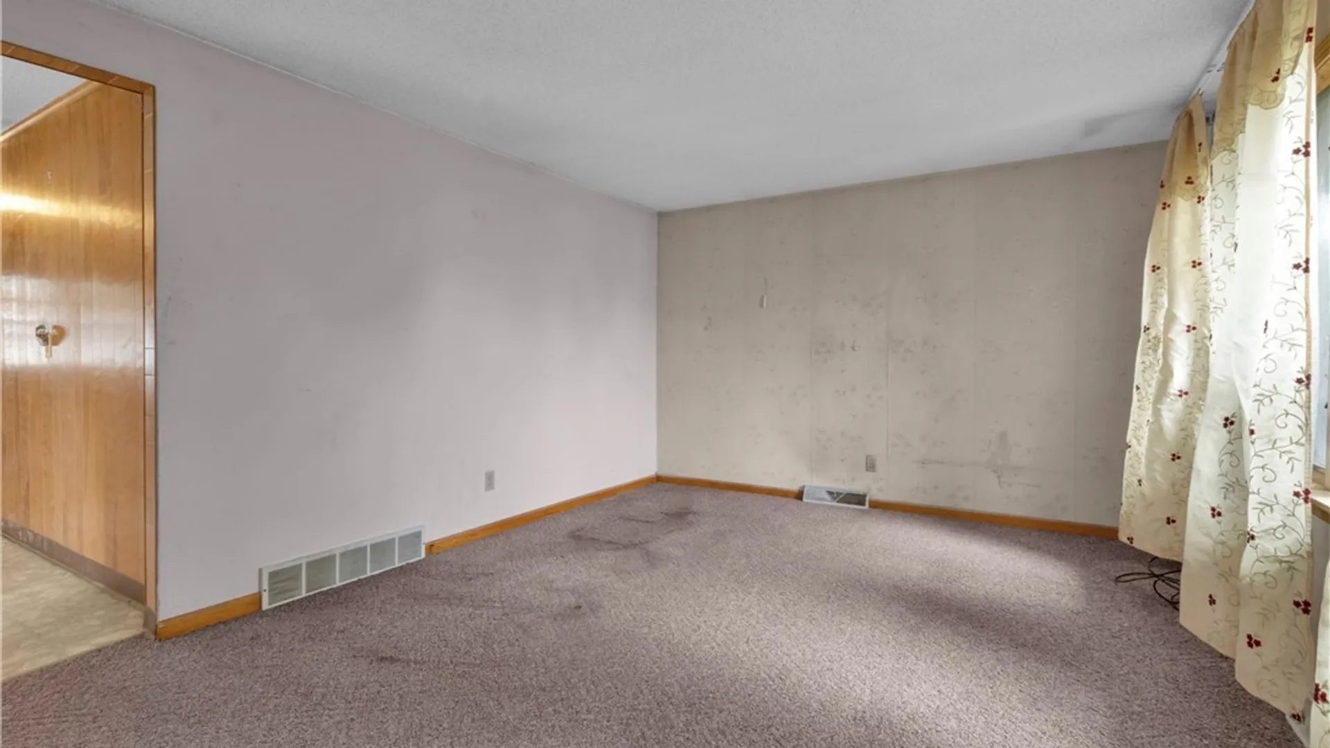 Property at 436 Weimar Street, Buffalo, NY 14206 11
