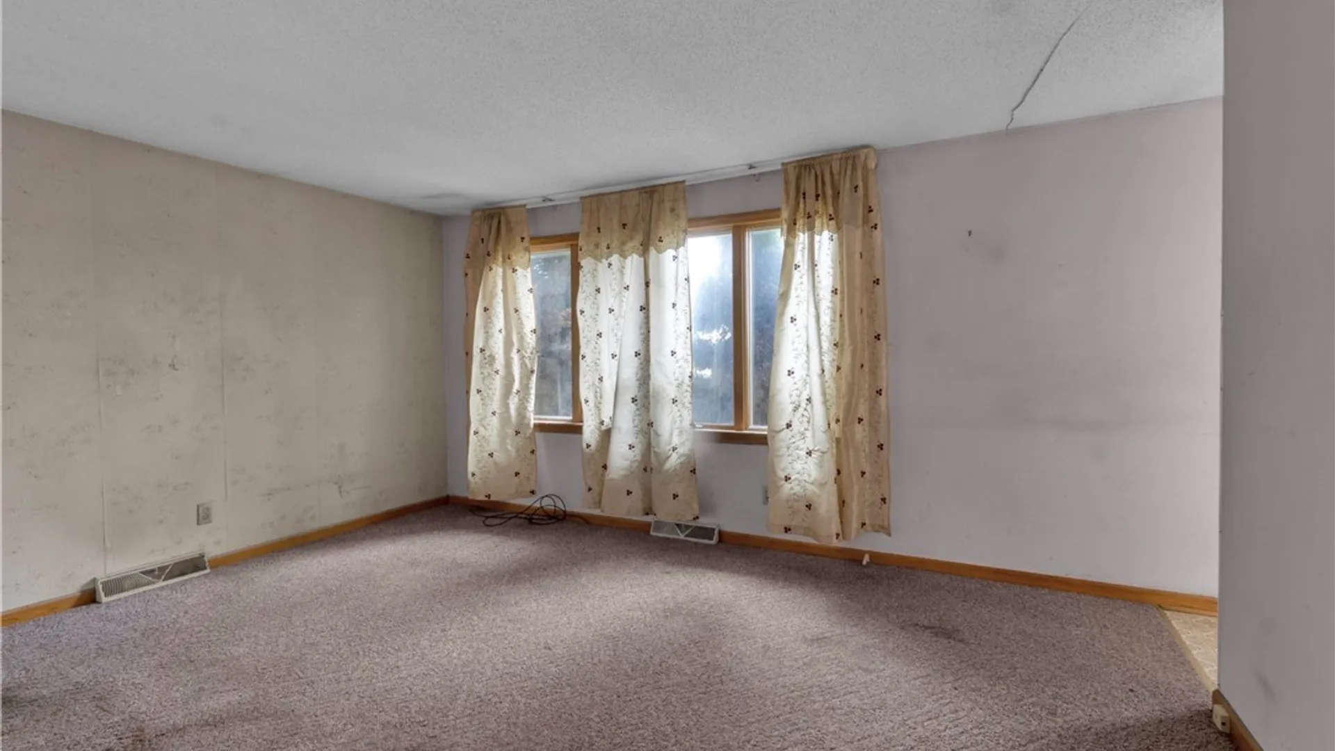 Property at 436 Weimar Street, Buffalo, NY 14206 13