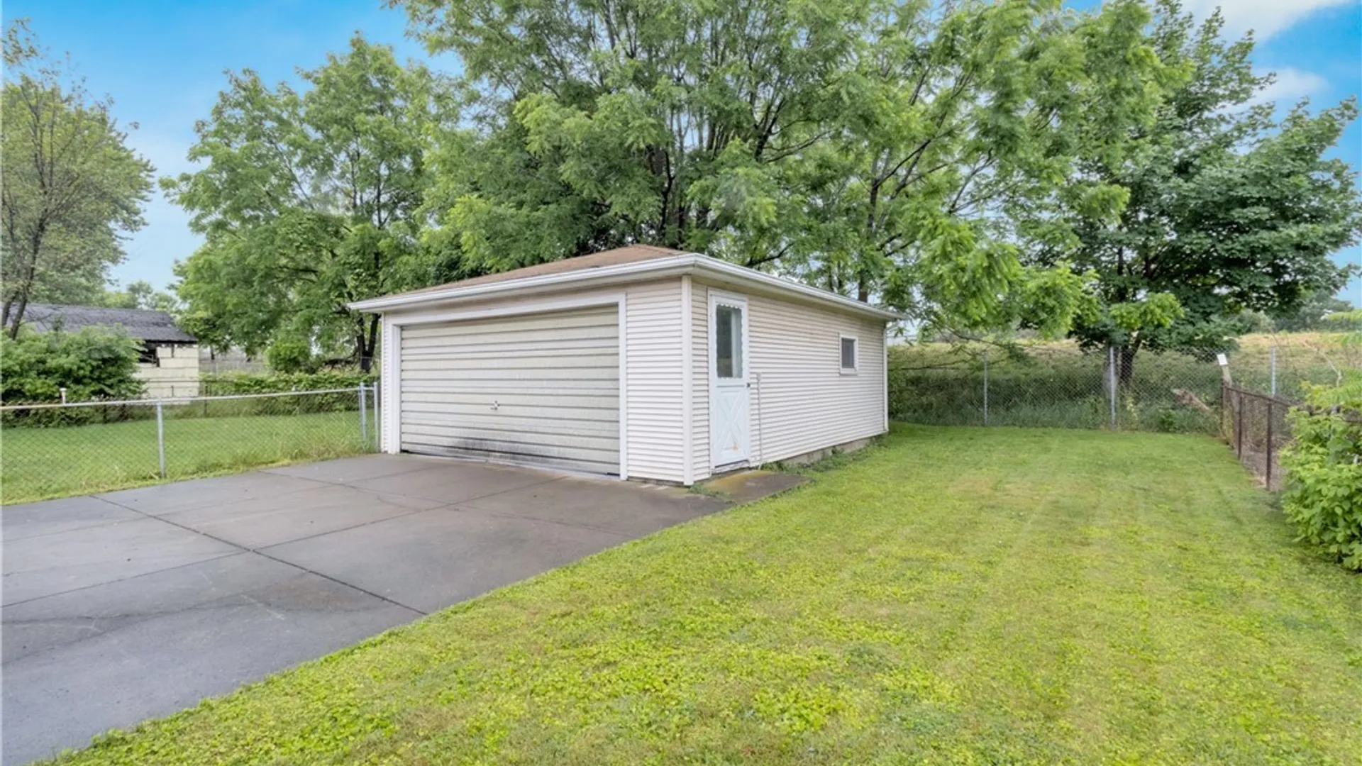 Property at 436 Weimar Street, Buffalo, NY 14206 5