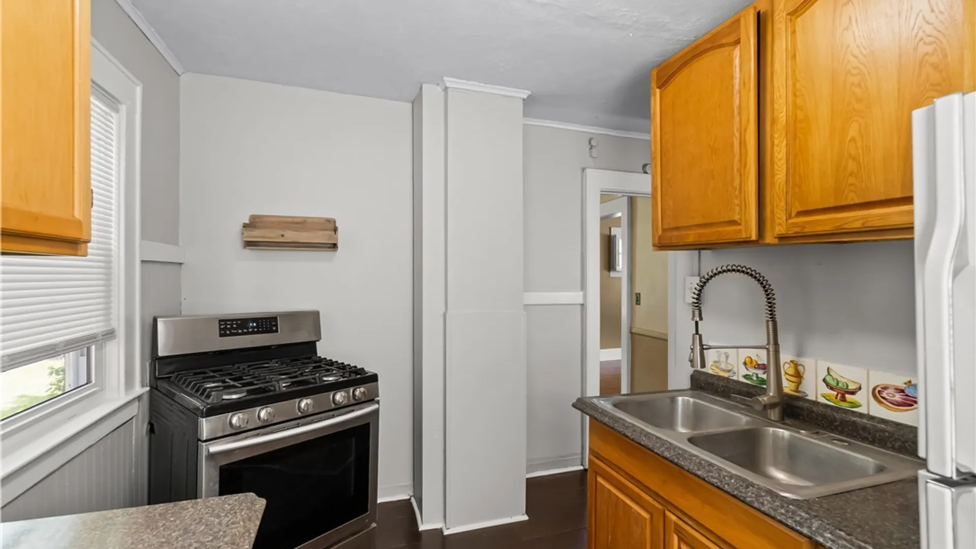 Property at 158 Baldwin Ave, Syracuse, NY 13205 13