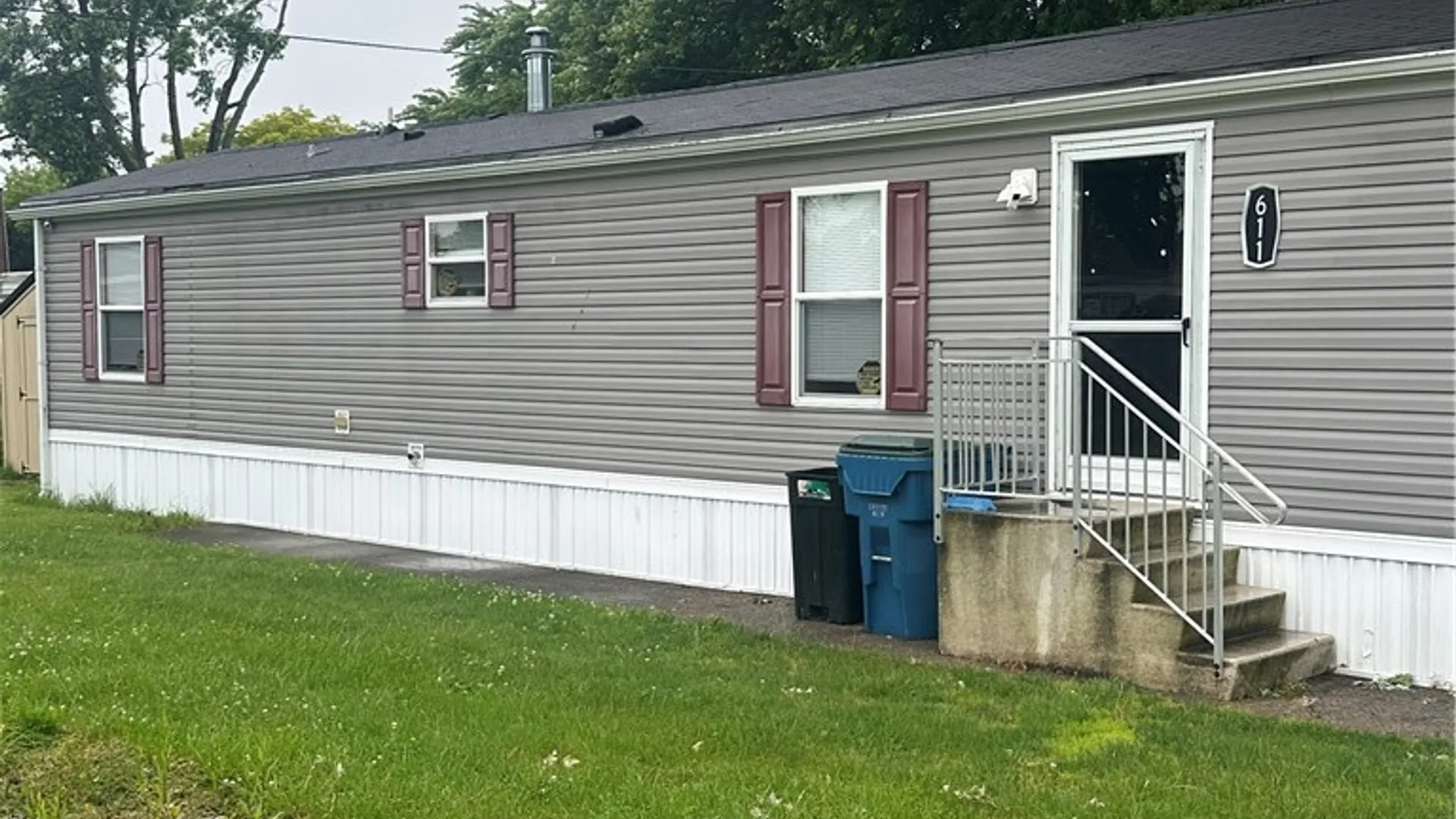 Property at 611 C Street, Niagara Falls, NY 14304 3