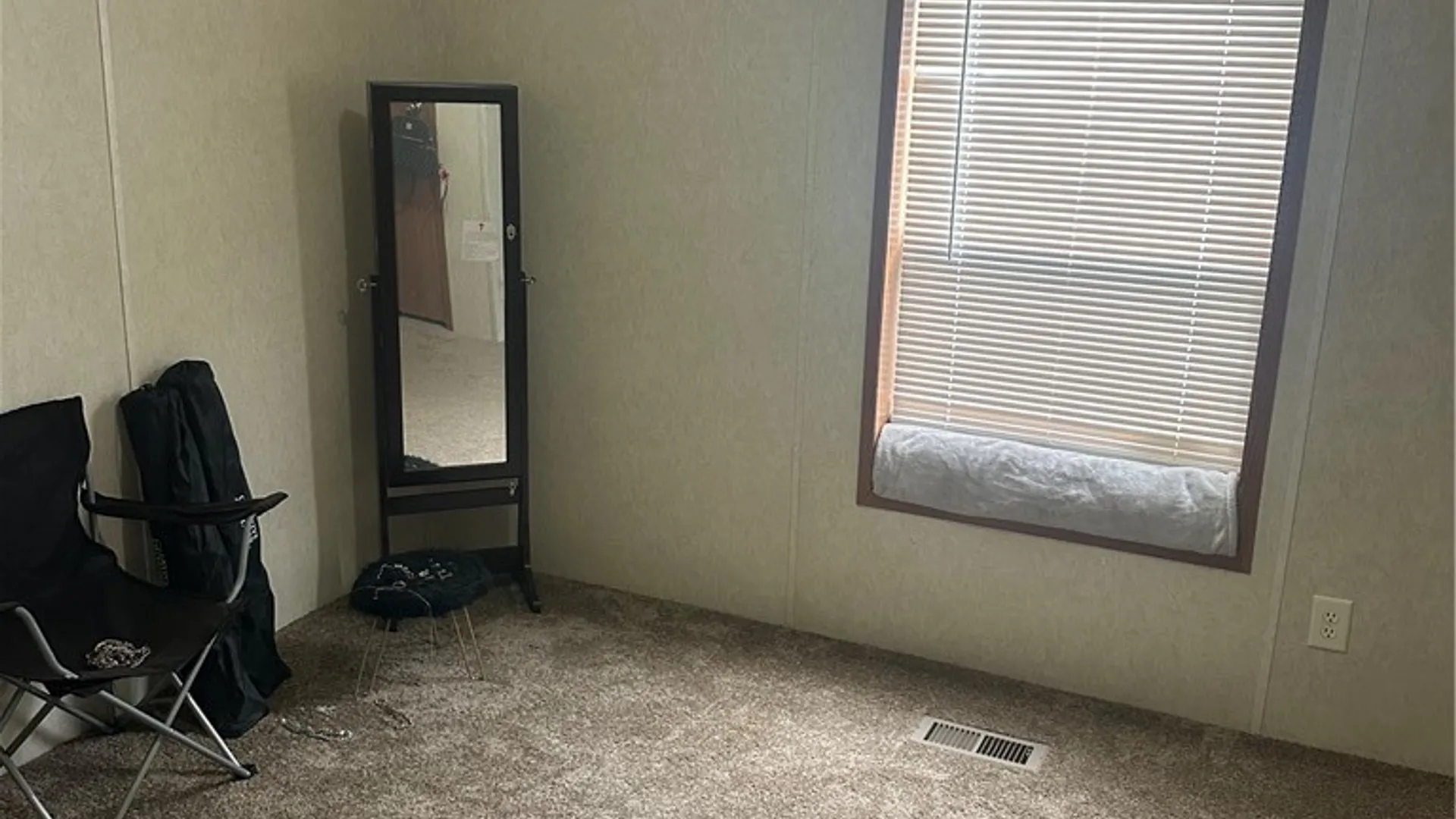 Property at 611 C Street, Niagara Falls, NY 14304 9