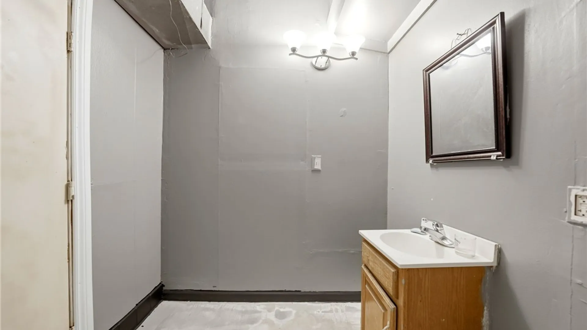 Property at 577 Ontario Street, Buffalo, NY 14207 13