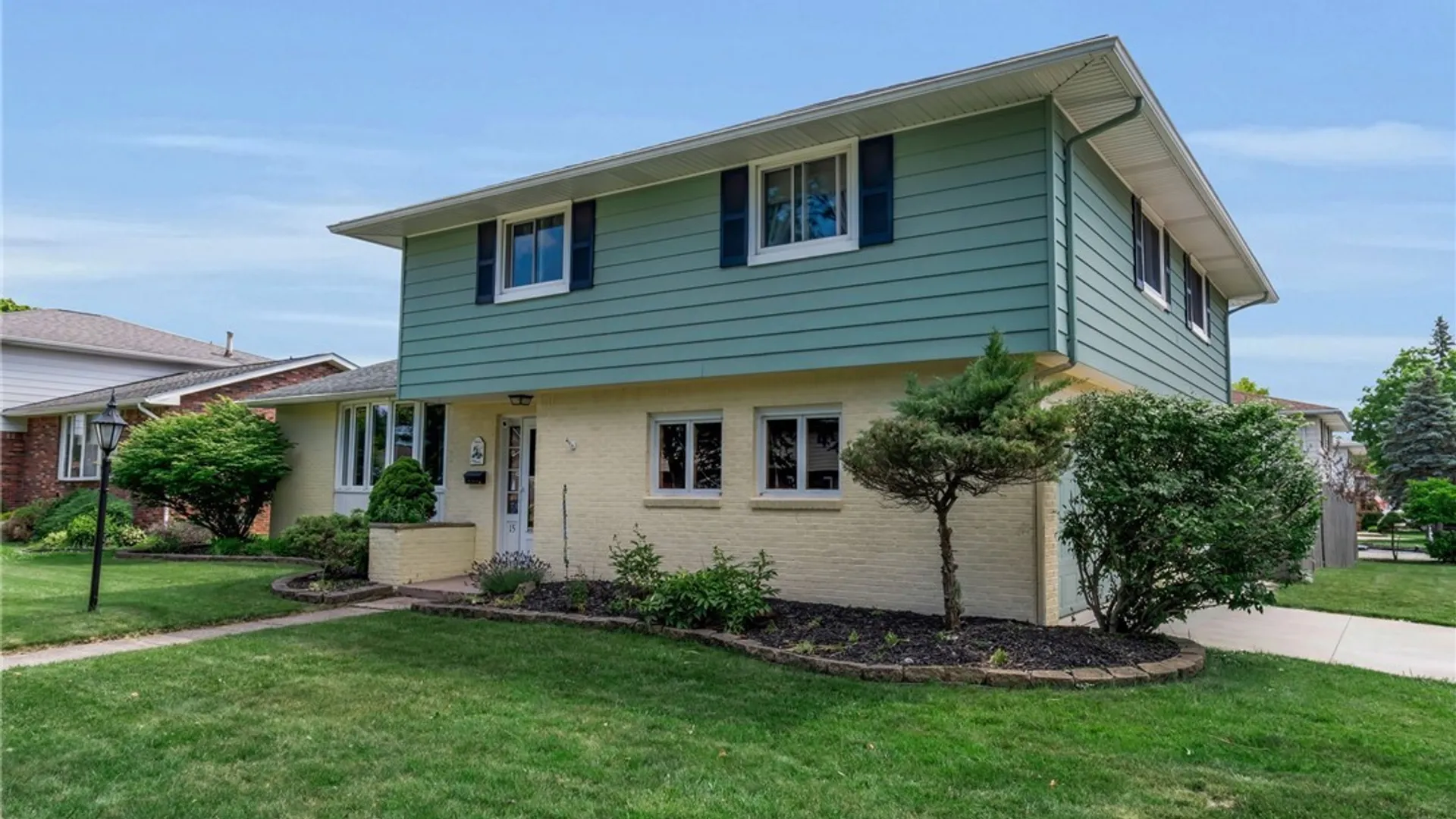 Property at 15 Willow Drive, West Seneca, NY 14224 3