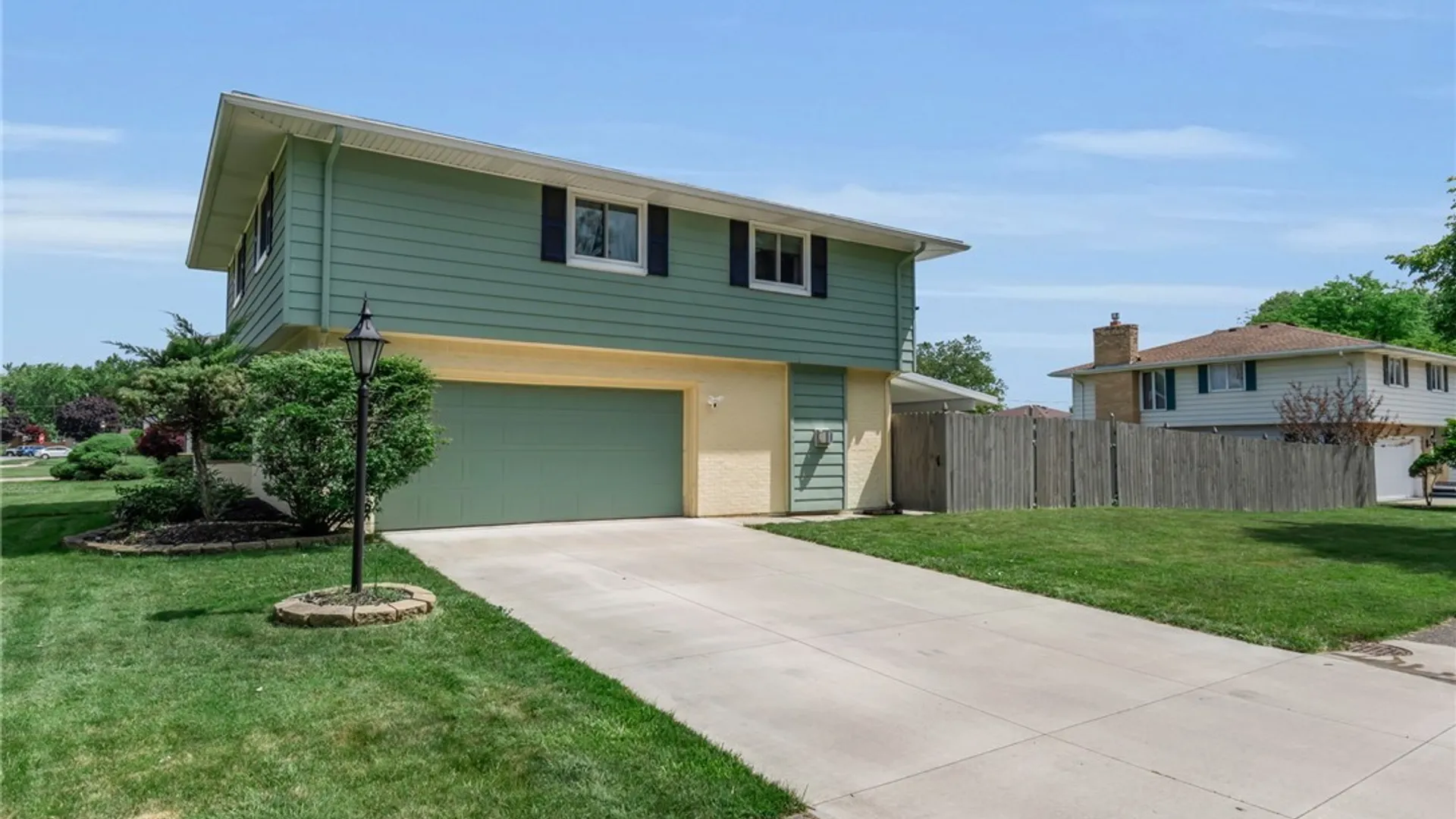 Property at 15 Willow Drive, West Seneca, NY 14224 4