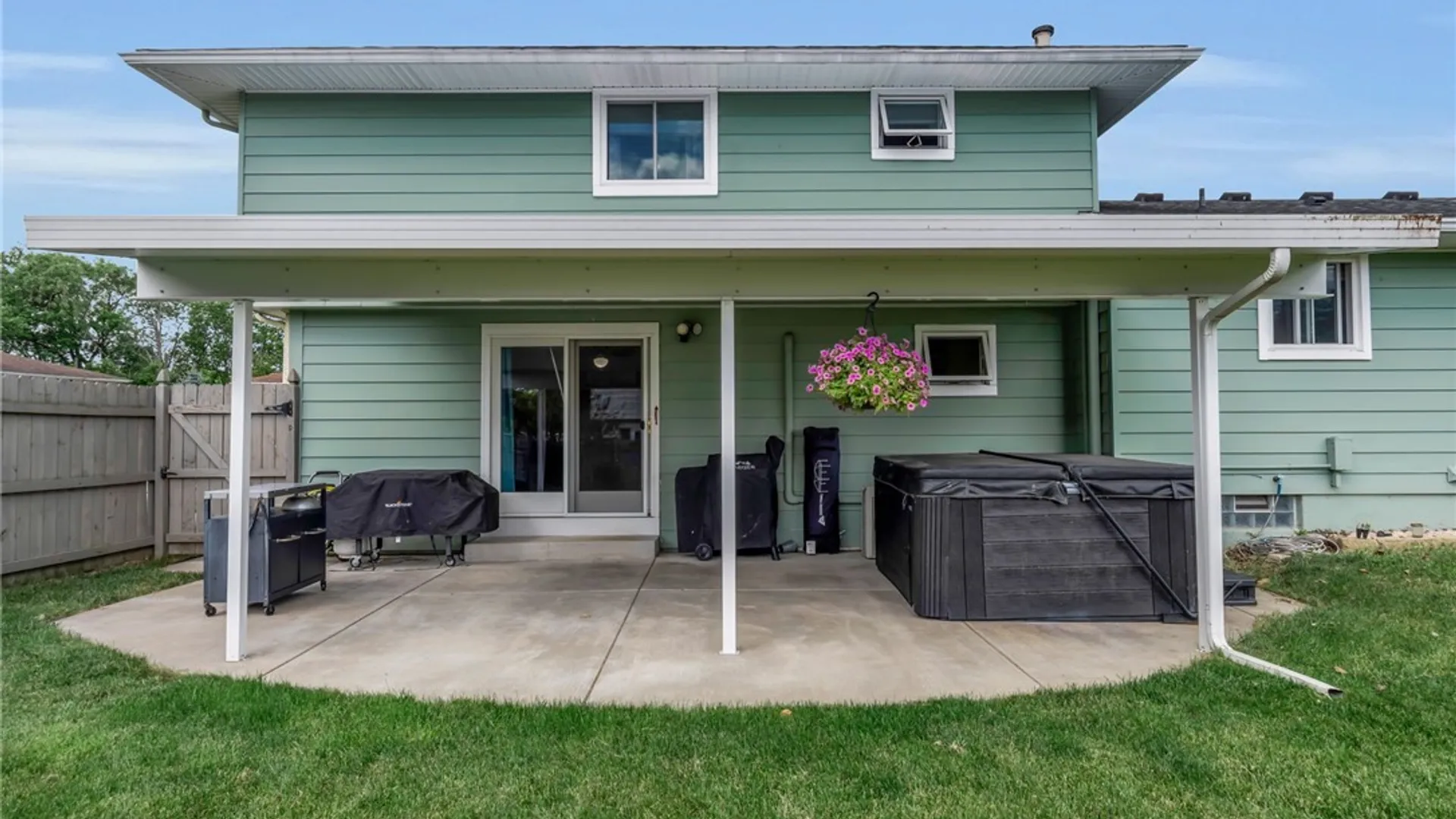 Property at 15 Willow Drive, West Seneca, NY 14224 47