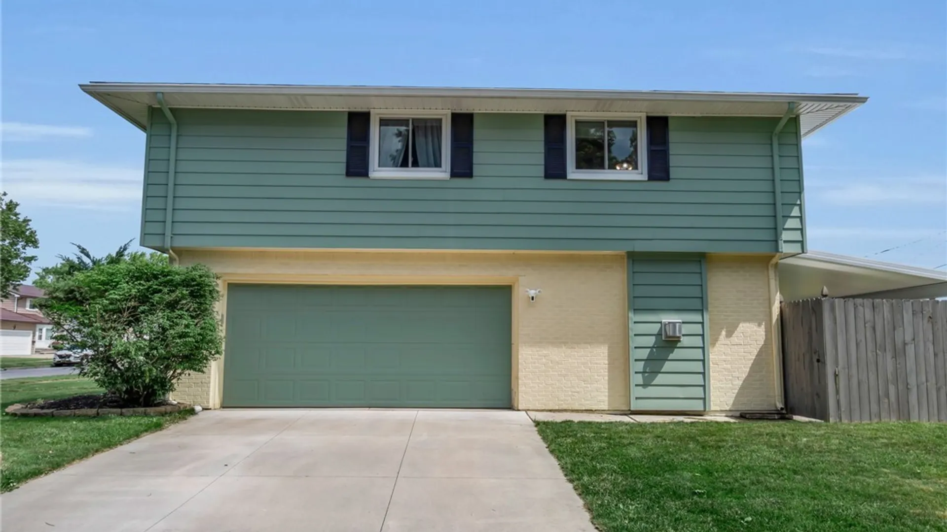 Property at 15 Willow Drive, West Seneca, NY 14224 5