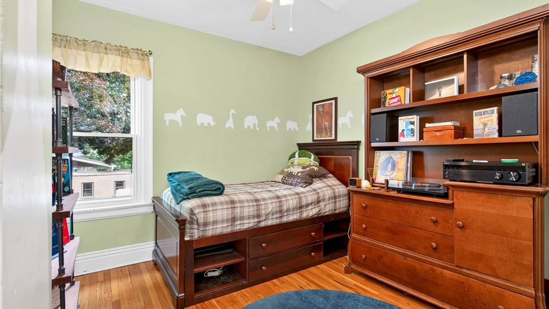 Property at 61 W Oakwood Place, Buffalo, NY 14214 25