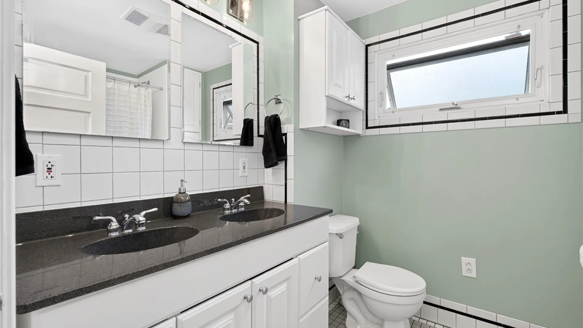 Property at 61 W Oakwood Place, Buffalo, NY 14214 30