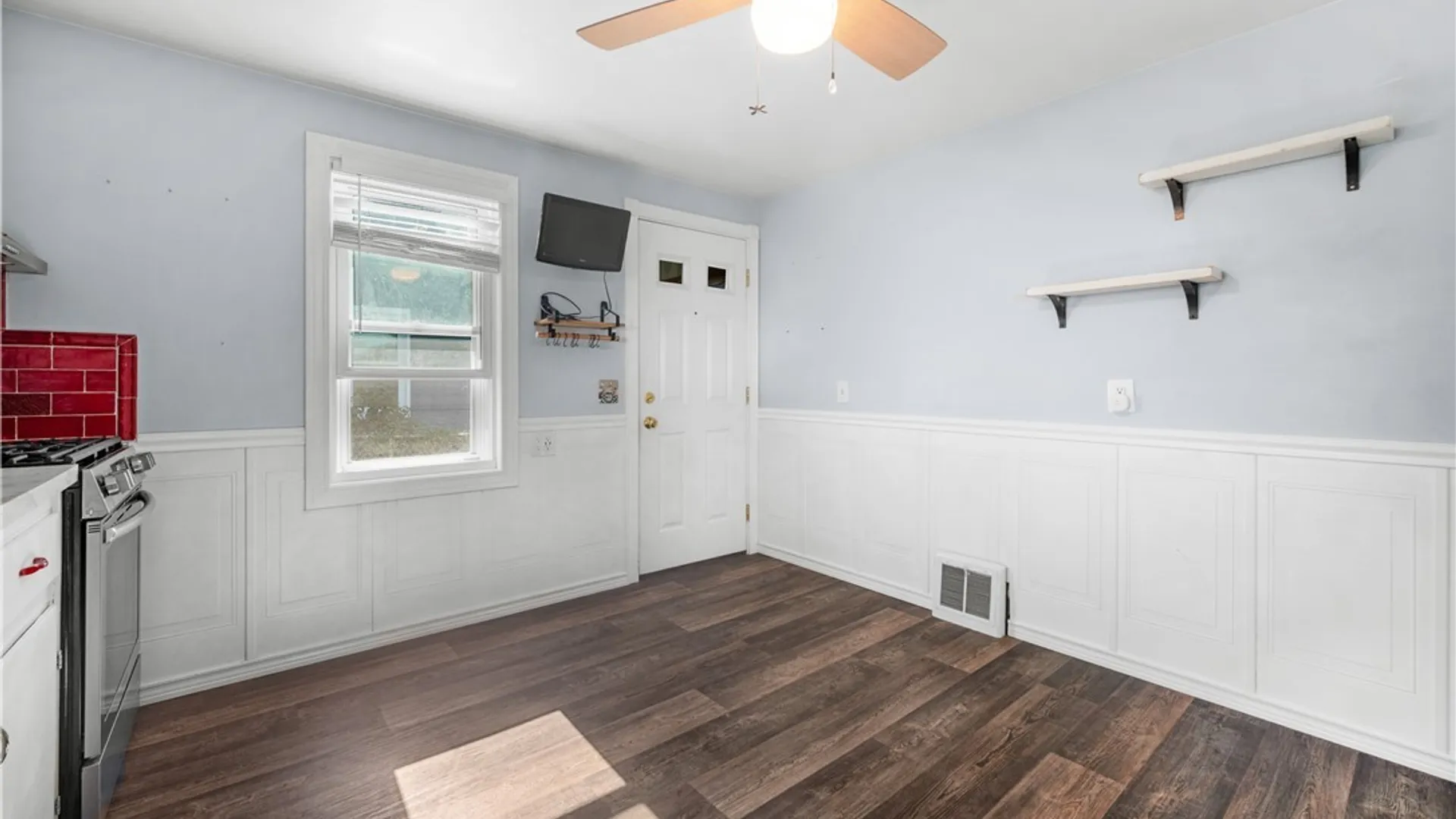 Property at 234 Chapel Avenue, Cheektowaga, NY 14225 6