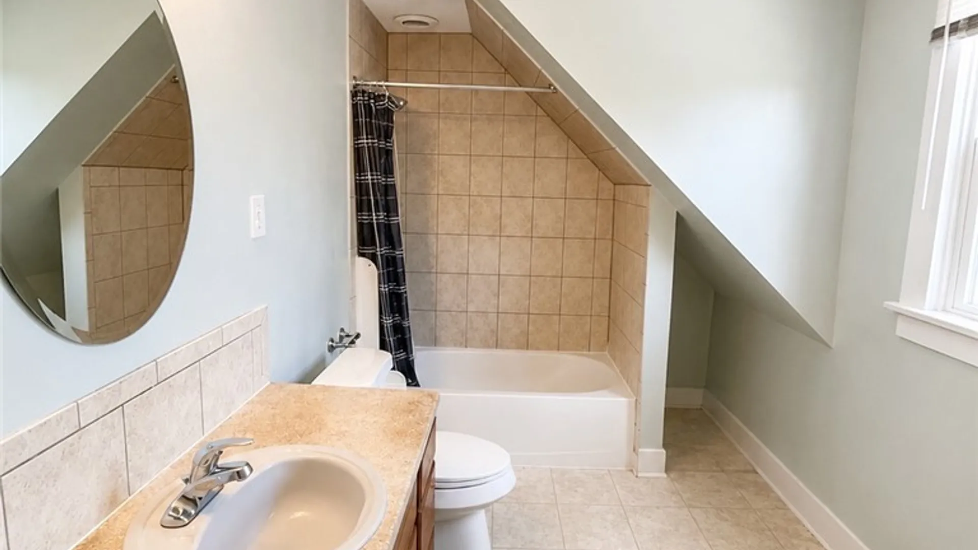 Property at 85 Klas Avenue, West Seneca, NY 14224 5