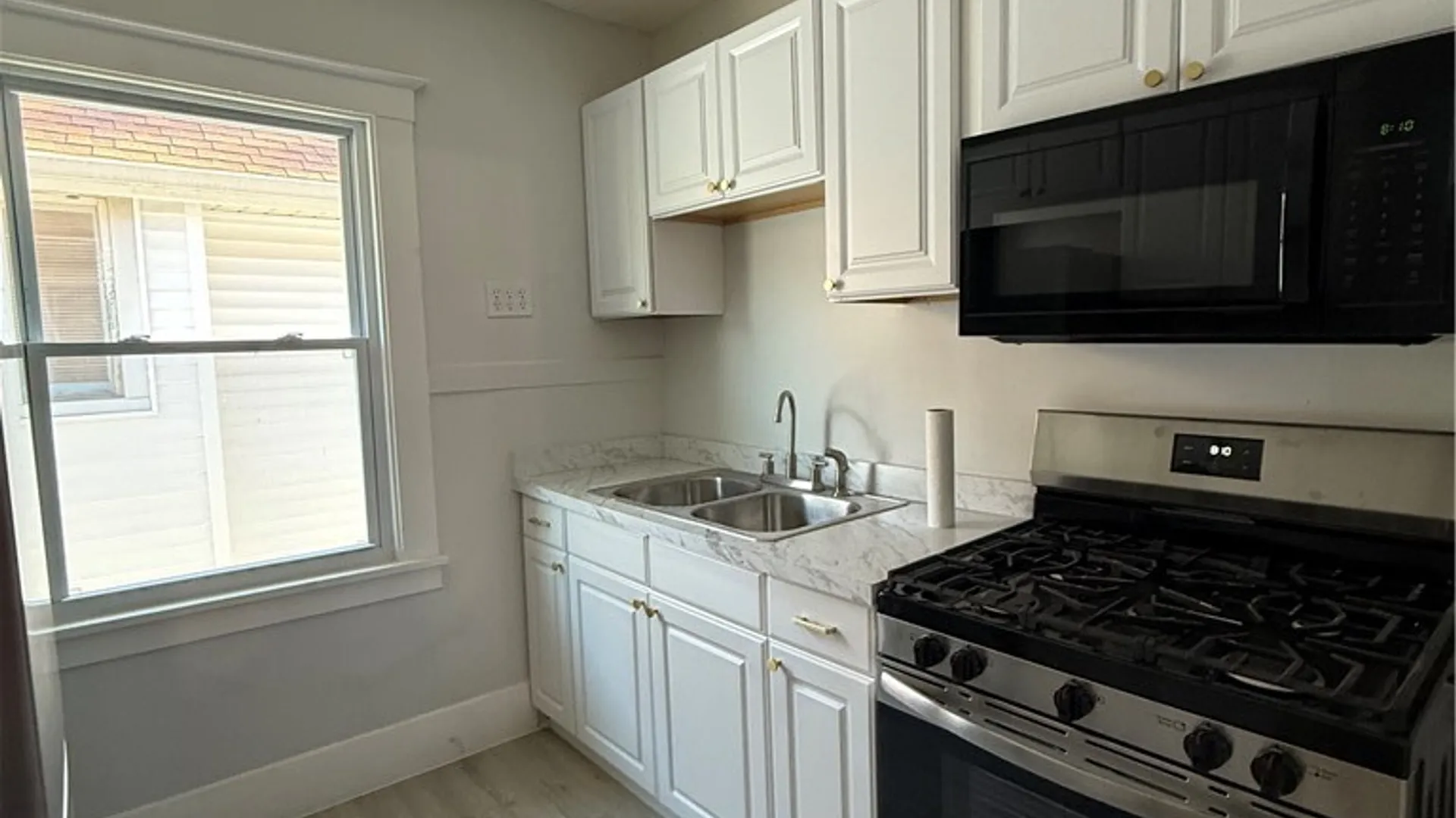 Property at 301 Crestwood Avenue, Buffalo, NY 14216 4
