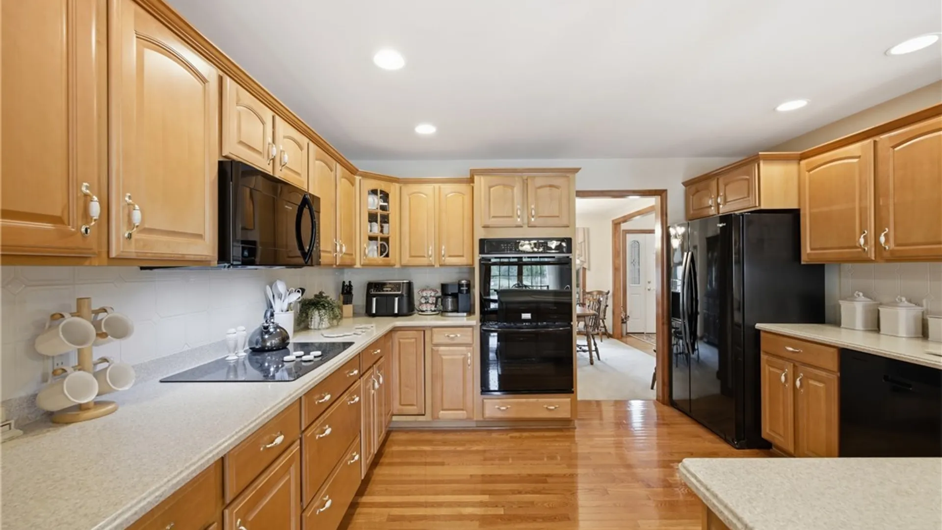 Property at 6981 Pintail Court, Wheatfield, NY 14120 10