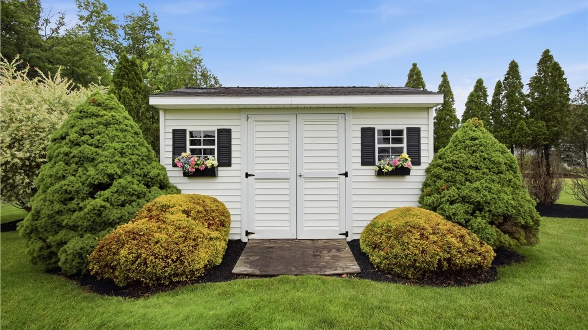 Property at 6981 Pintail Court, Wheatfield, NY 14120 46