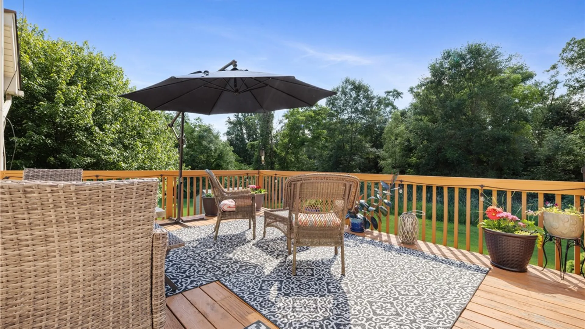 Property at 3 Brimfield Circle, Perinton, NY 14450 15