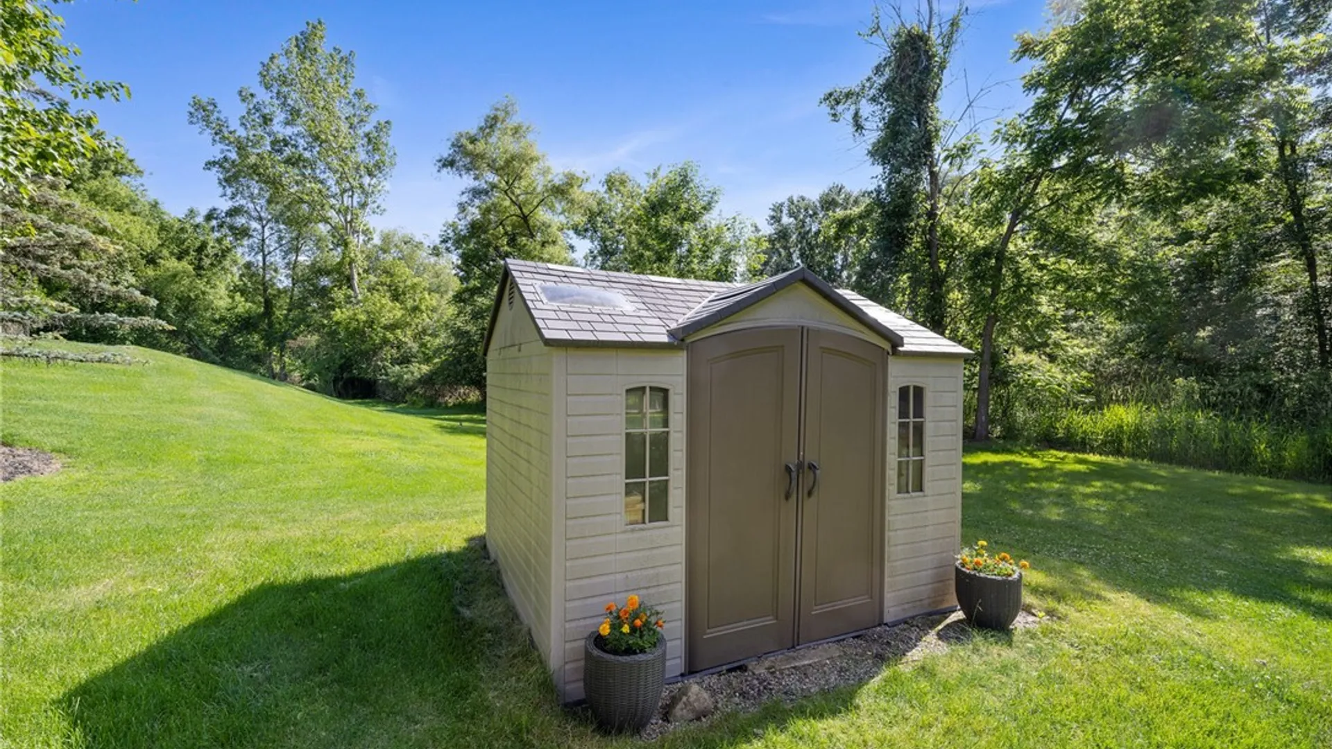 Property at 3 Brimfield Circle, Perinton, NY 14450 47