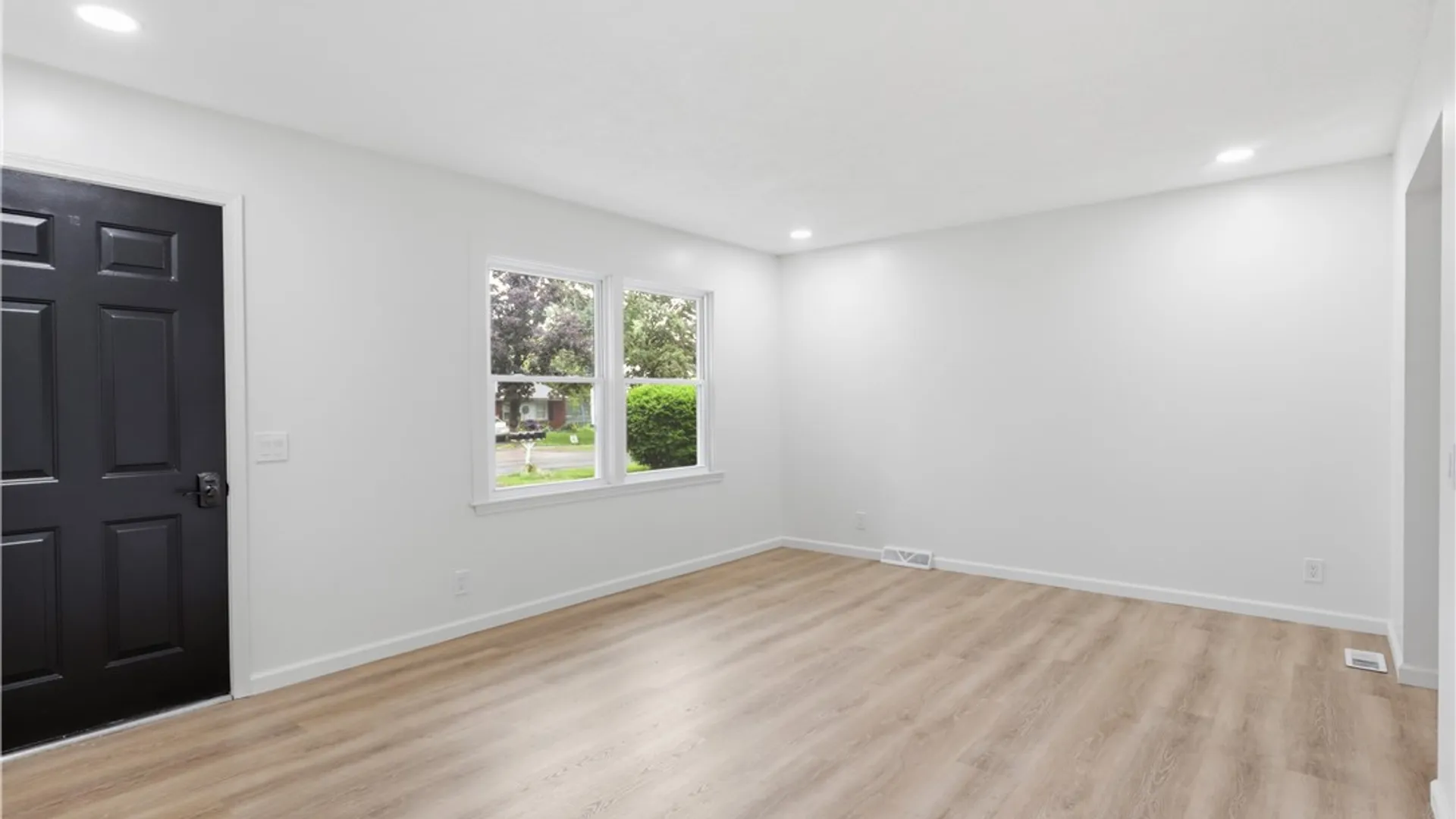 Property at 23 Cross Gates Rd, Gates, NY 14606 3