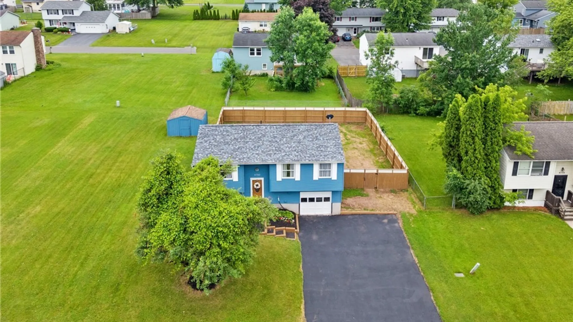 Property at 4750 New Hope, Clay, NY 13090 3