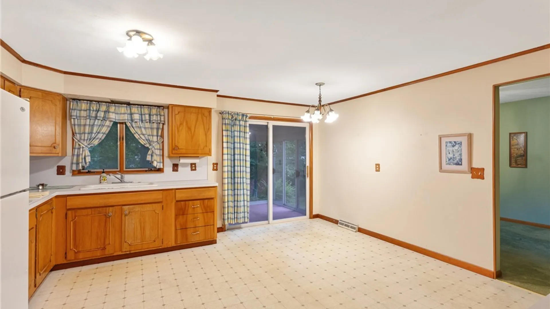 Property at 214 Colony Park Drive, Salina, NY 13088 12