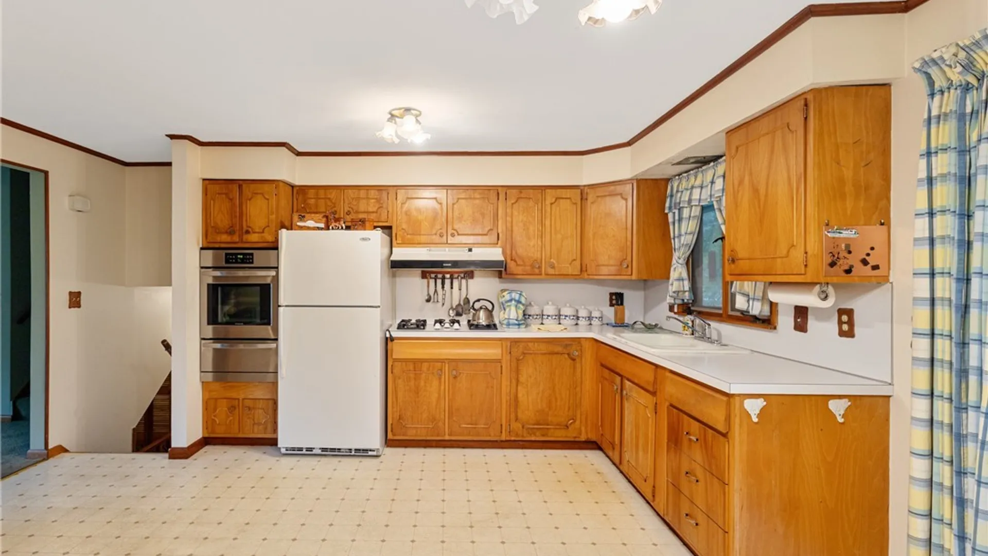 Property at 214 Colony Park Drive, Salina, NY 13088 13