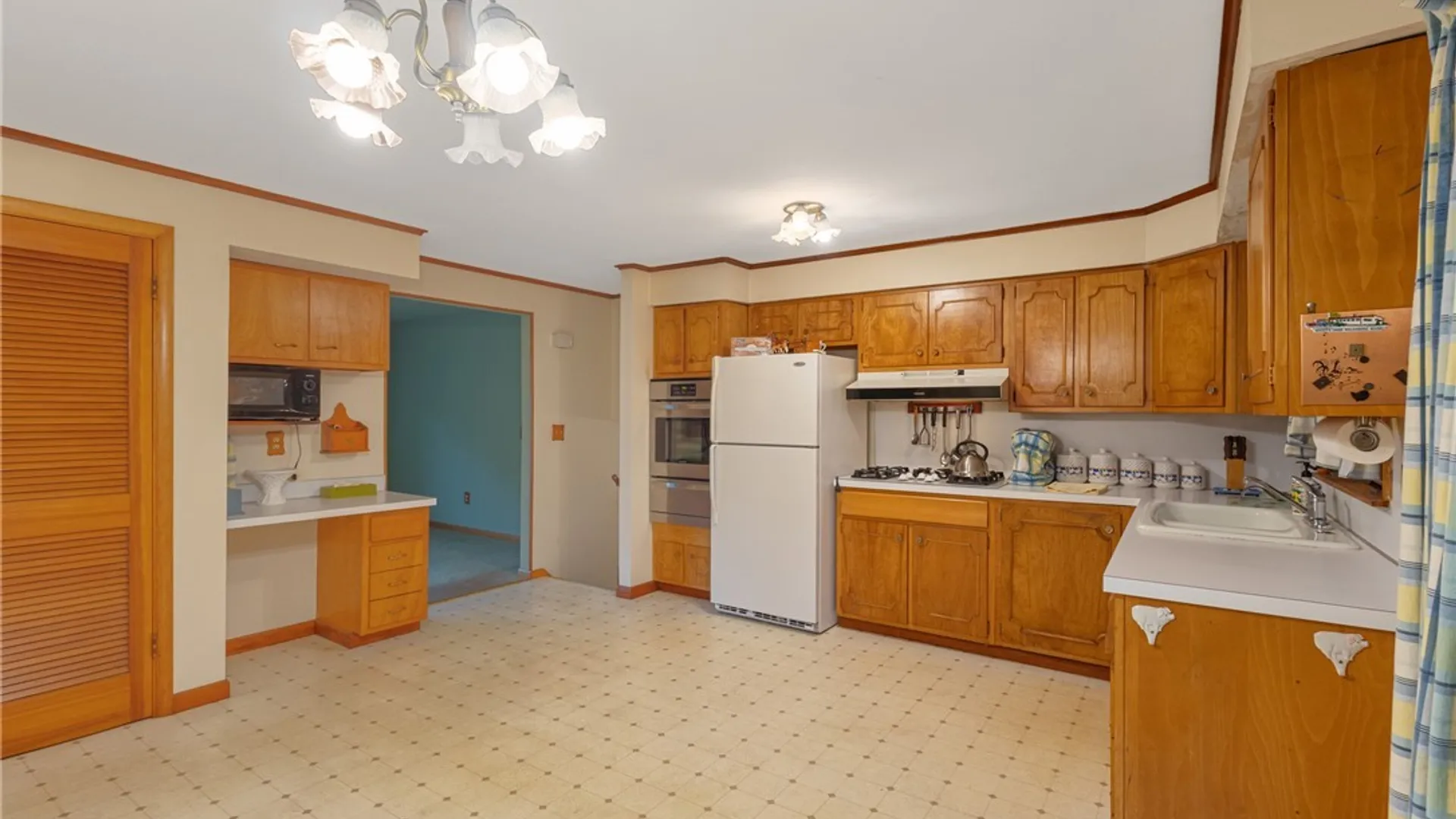 Property at 214 Colony Park Drive, Salina, NY 13088 14