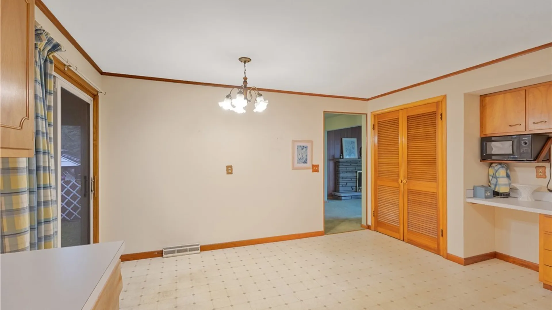 Property at 214 Colony Park Drive, Salina, NY 13088 16