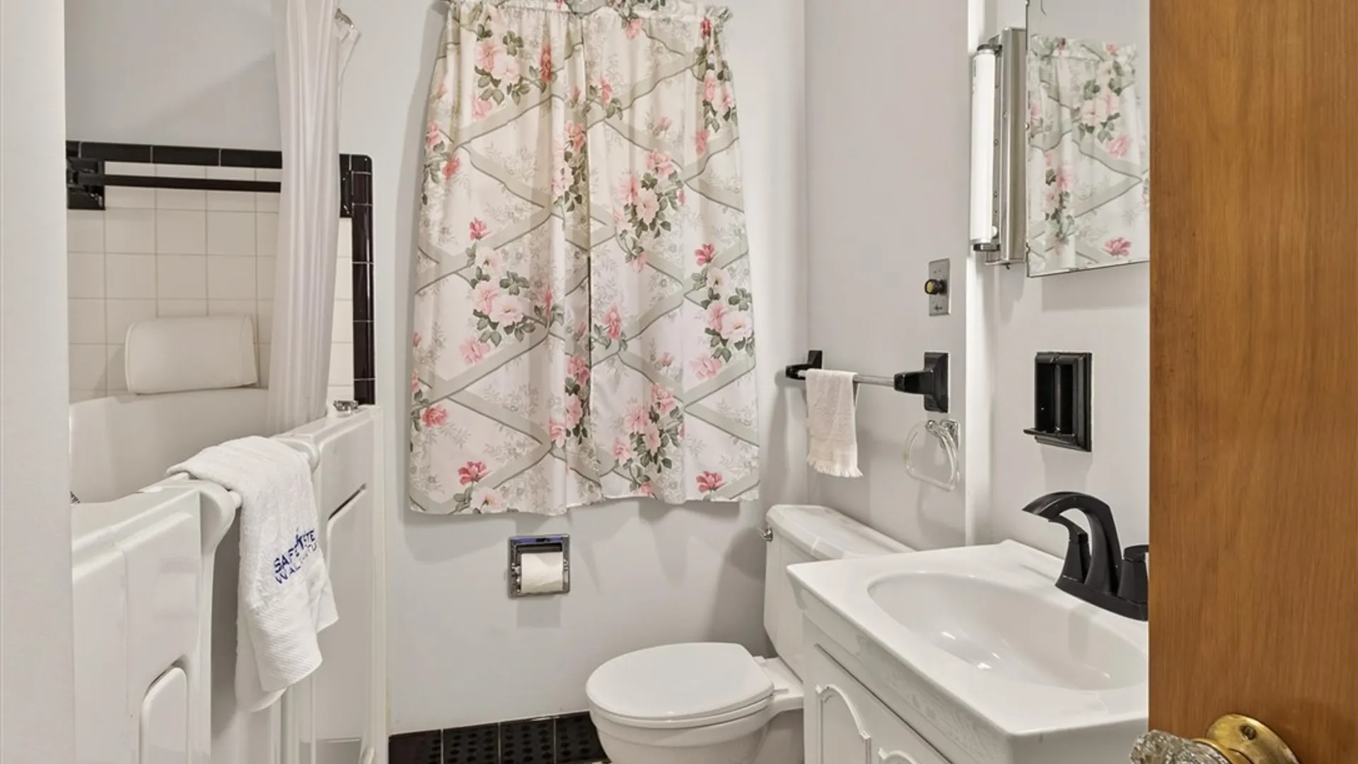 Property at 399 Westchester Avenue, Irondequoit, NY 14609 18