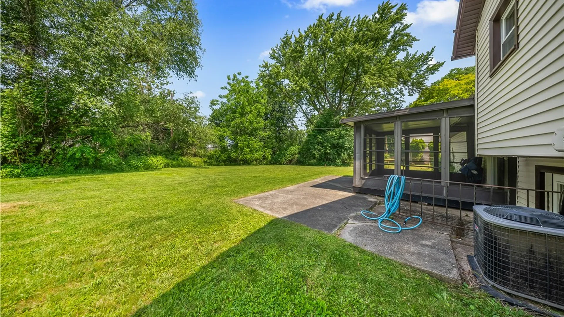 Property at 25 Green Ivy Circle, Henrietta, NY 14623 27