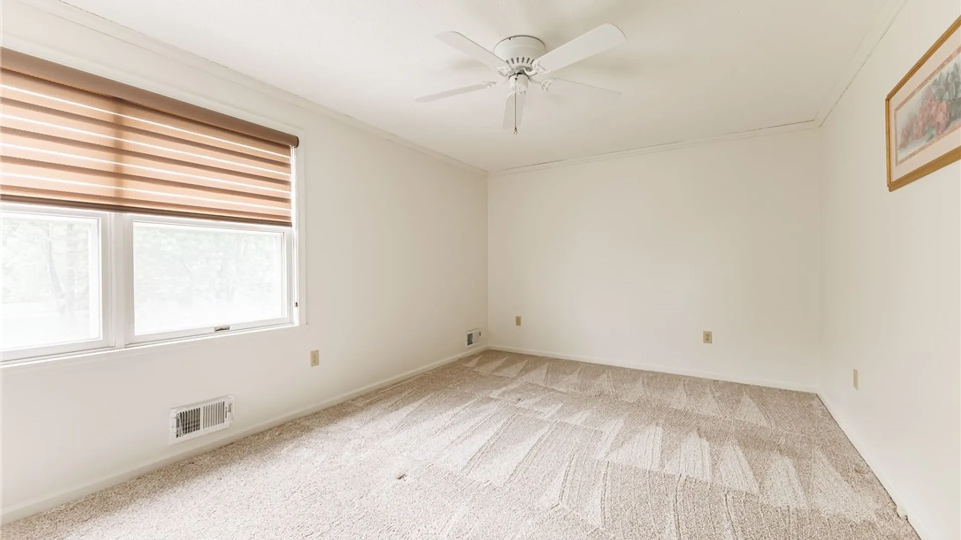Property at 17 Sungrove Lane, Gates, NY 14624 13