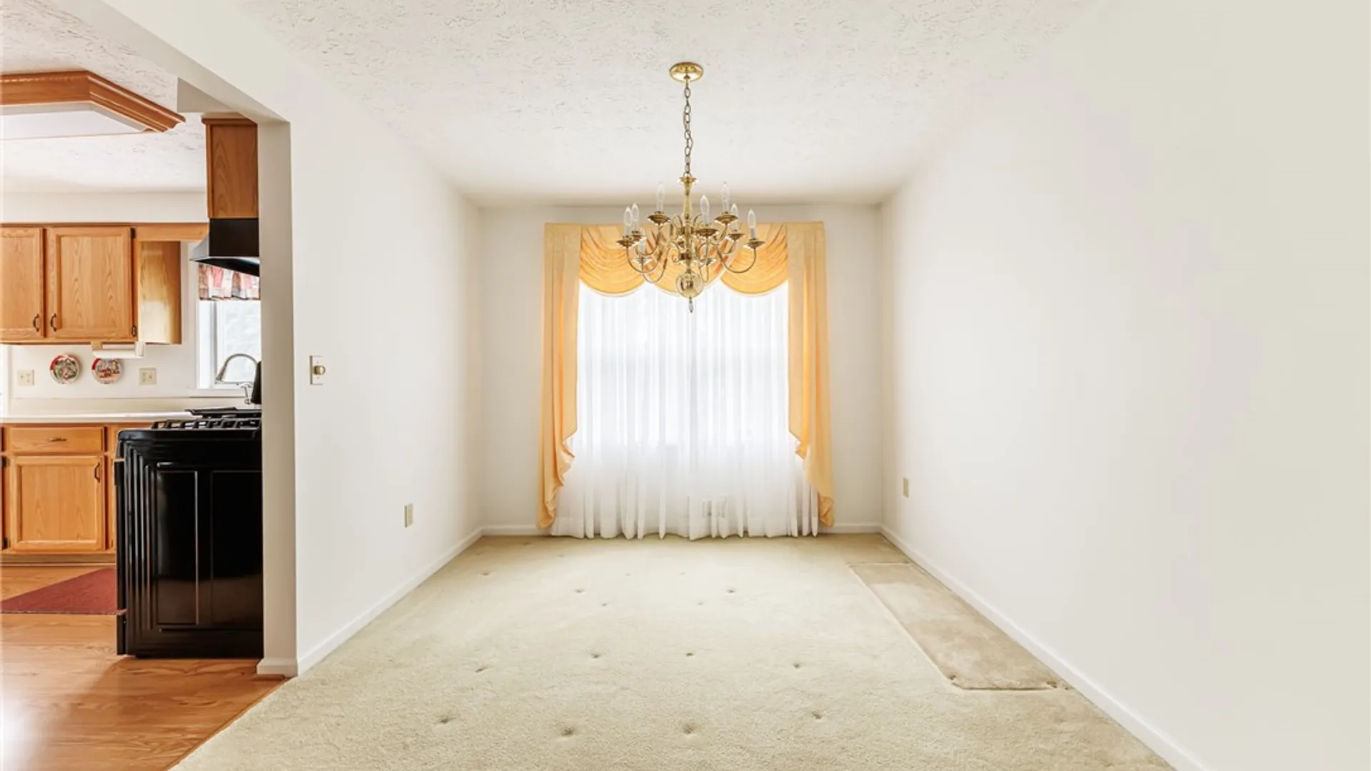 Property at 17 Sungrove Lane, Gates, NY 14624 6