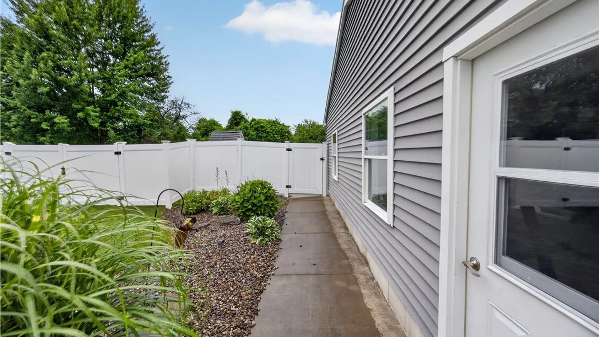 Property at 5571 Louis Avenue, Cicero, NY 13029 36
