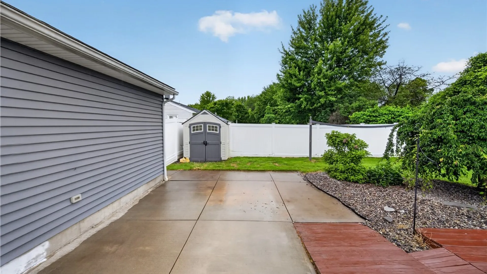 Property at 5571 Louis Avenue, Cicero, NY 13029 41